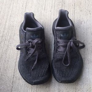 Adidas cloud foam shoes